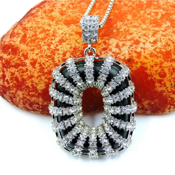Gorgeous Black & Crystal Statement Pendant Necklace - Picture 2 of 5